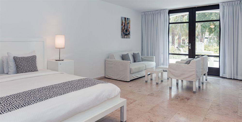Floris Suite Hotel - Spa & Beach Club - Adults Only Piscadera Bay Extérieur photo
